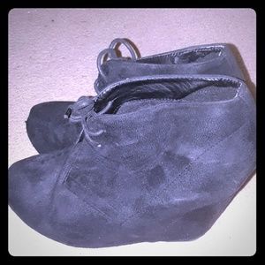Wedge heels